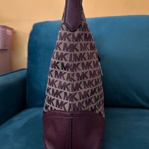 Michael Kors Fallon Large Logo Jacquard Shoulder Bag / Gently Used